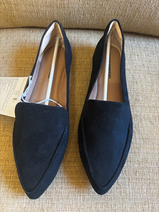 Amazon Essentials Shoes - New Amazon Essentials Black Pointed Toe Loafers - Women's size 8